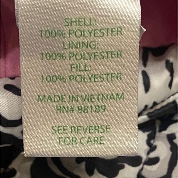 Lilly Pulitzer Elyn Puffer Vest With a Twist - Picture 9 of 9